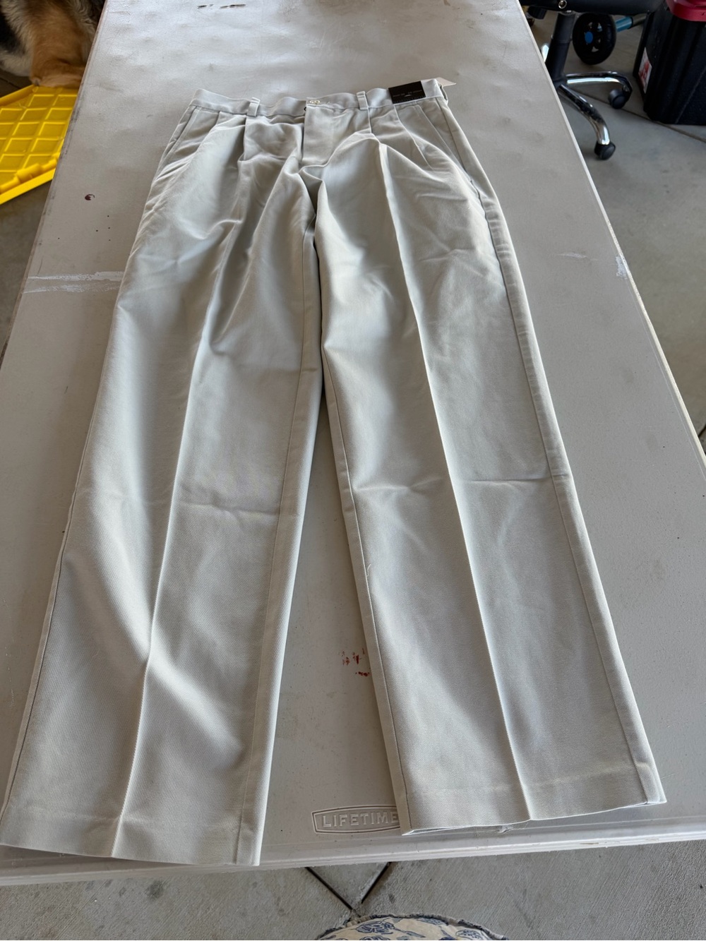 NWT Nordstrom Smartcare Pleated Dress Pants